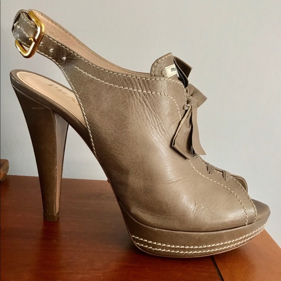 Prada Pumps